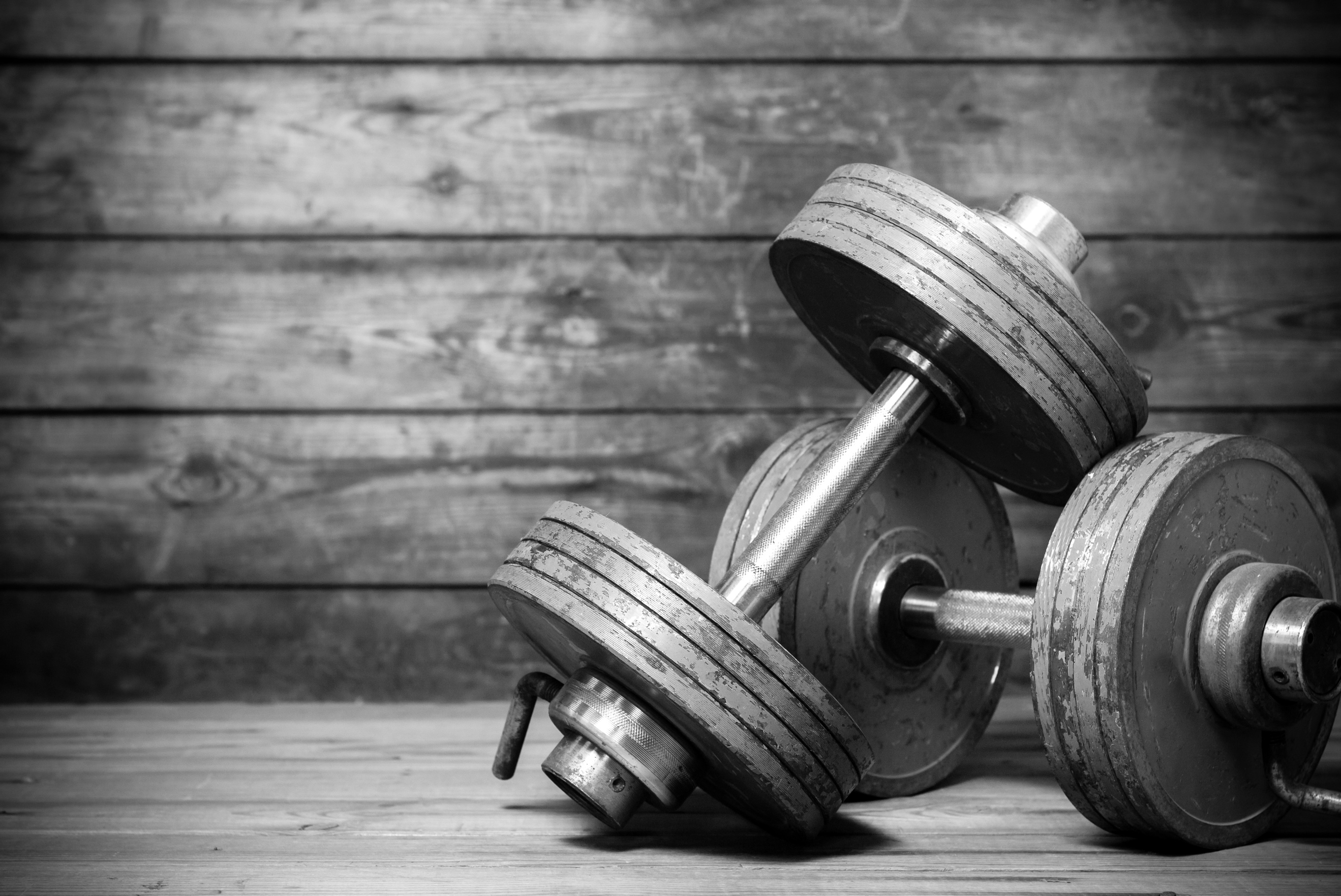 Используйте гантели